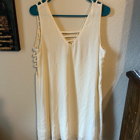 Double line off white mini dress. - Picture 10 of 13